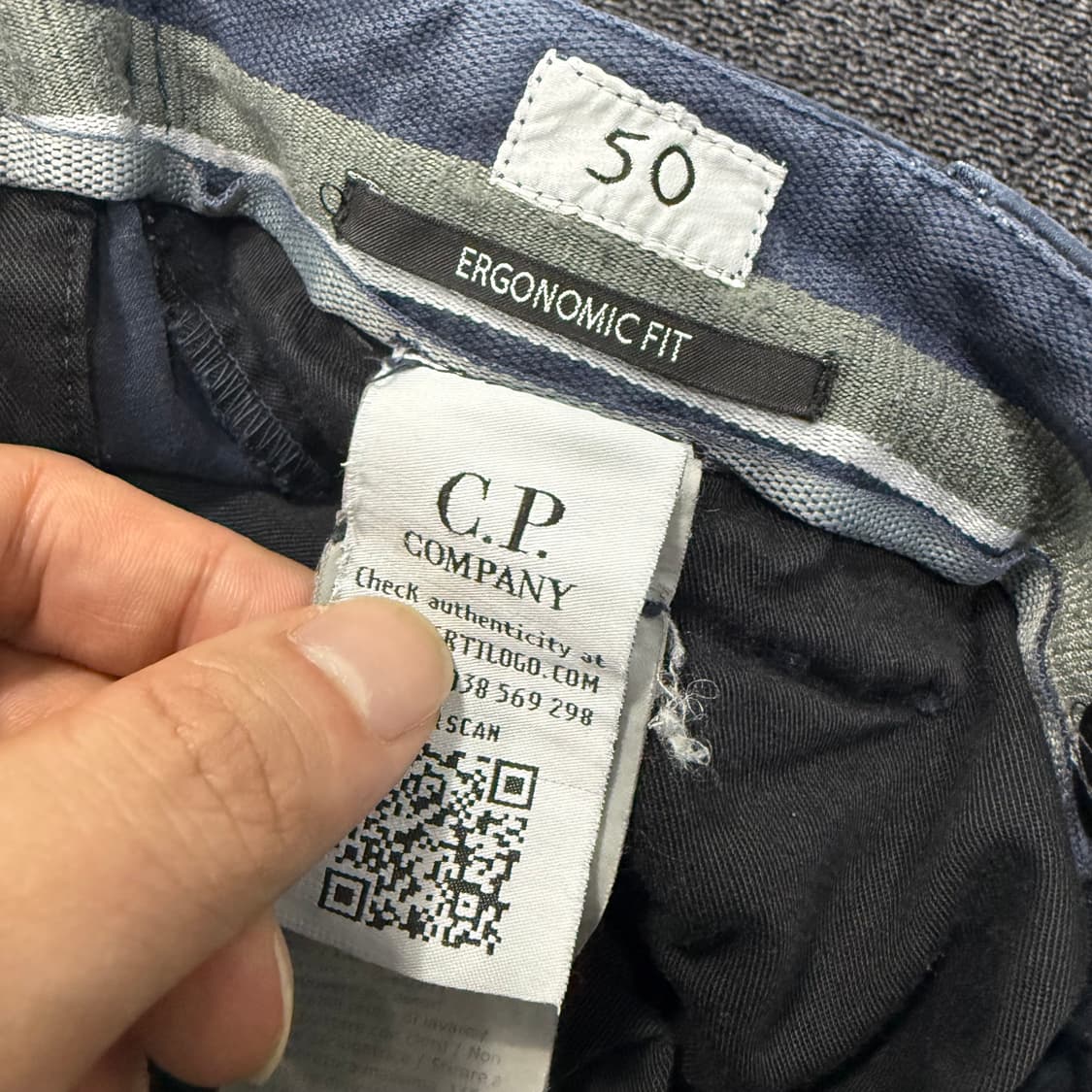 CP컴퍼니 ERGONOMIC FIT 렌즈 카고 팬츠 상품이미지10