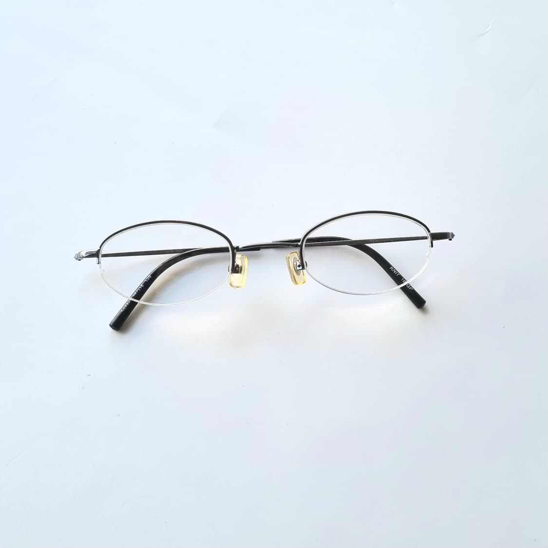 데드스탁 가장 핫한 긱시크 룩의 핵심 반무테 안경테 747 상품이미지6