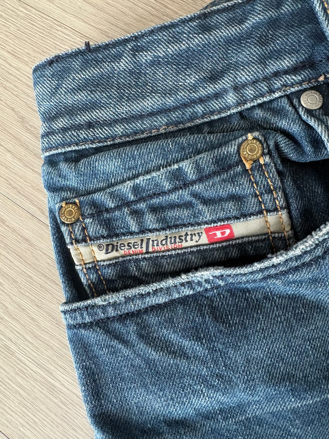 디젤 부츠컷 데님 청바지 상품이미지3