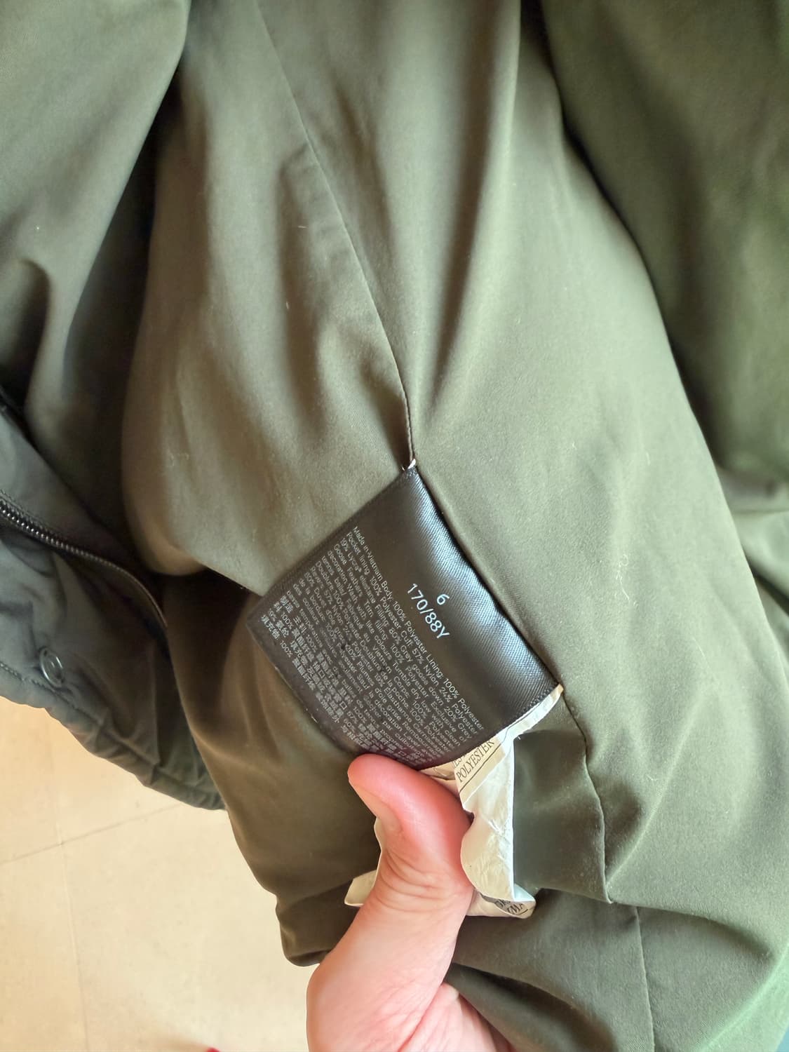 룰루레몬 패딩 점퍼 사이즈 6 상품이미지4