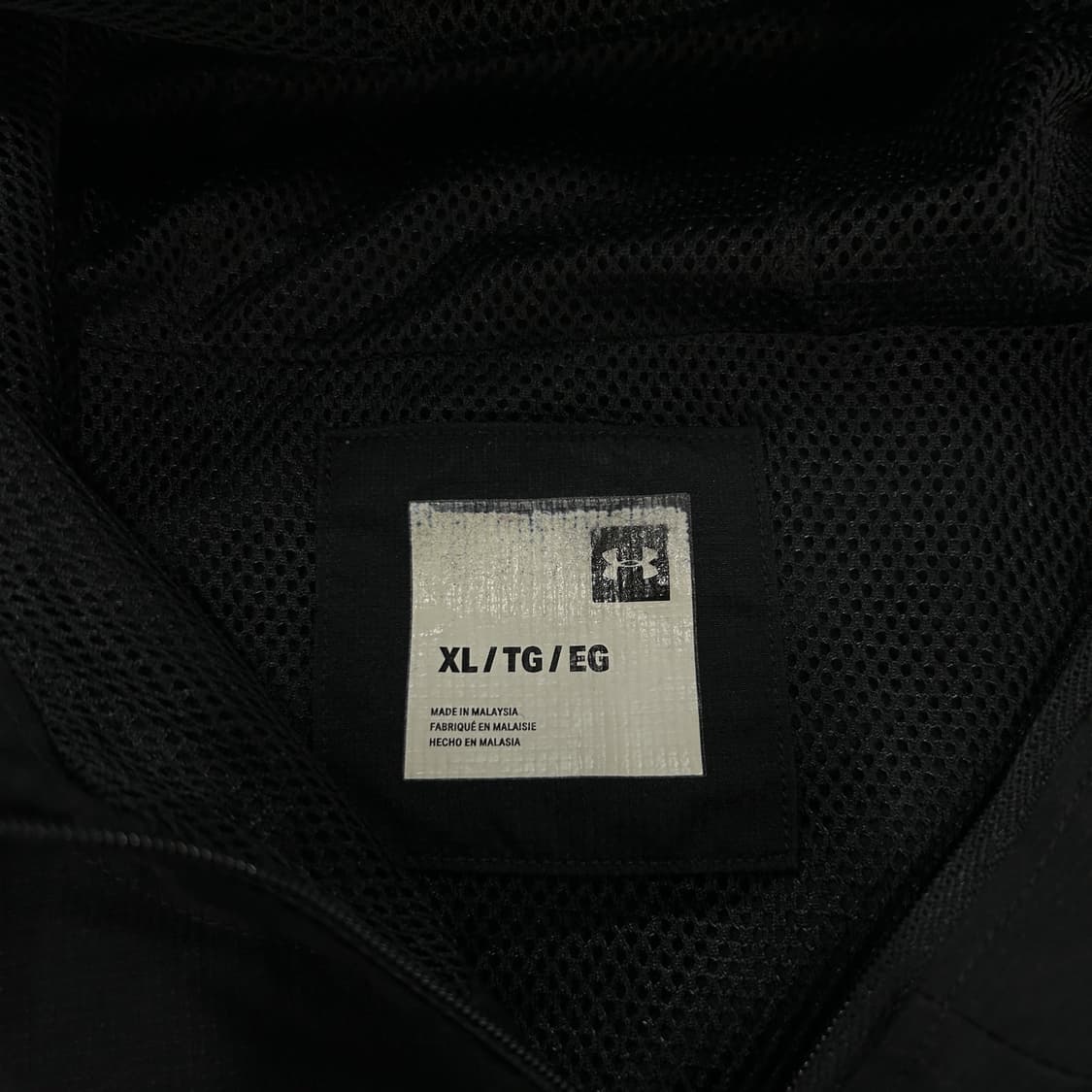 언더아머 블랙/화이트 후드 바람막이 XL 상품이미지2