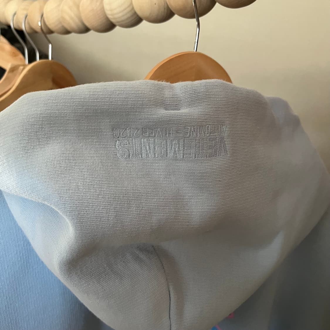 L) Vetements 19fw 아나키 고트 후디 상품이미지3