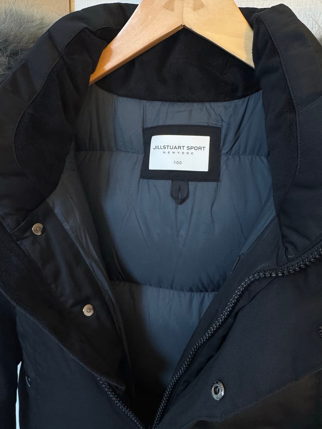 [100]질스튜어트 스포츠 라쿤털 구스다운 롱패딩 상품이미지4