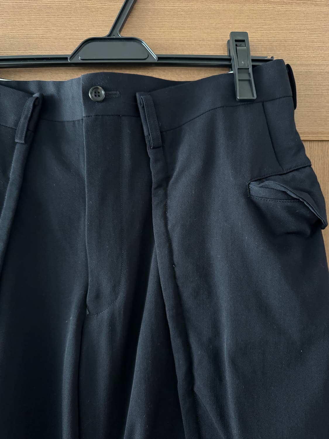 꼼데가르송 옴므플러스 폴딩 크롭 팬츠 (짙은네이비 S) 상품이미지3