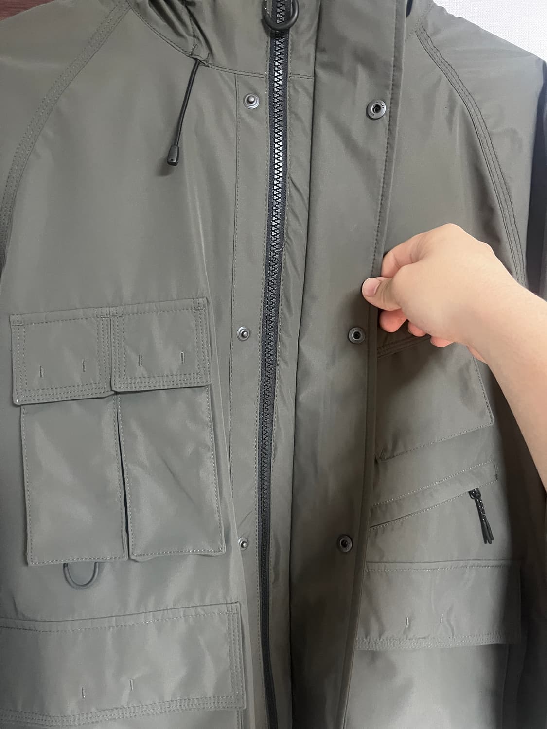 무신사 스탠다드 시티 레저 멀티 포켓 윈드브레이커 재킷 [머드 그레이] 상품이미지4