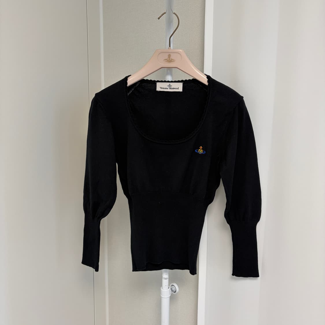 비비안웨스트우드 베베 코튼 캐시미어 유넥 니트 블랙 상품이미지1