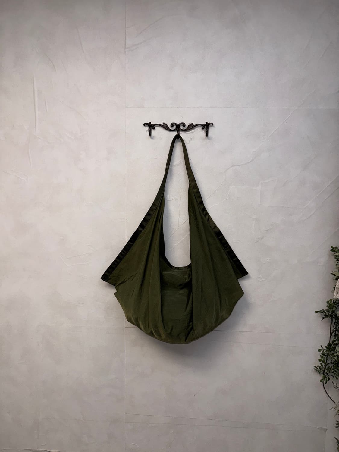 Khaki big nylon shoulder / cross bag 상품이미지1