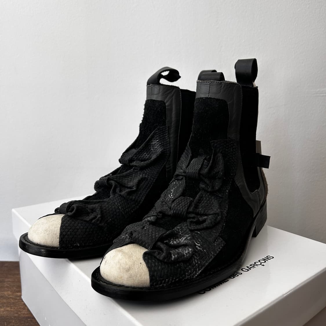 Rubber Ribbon Detail Boots 상품이미지3