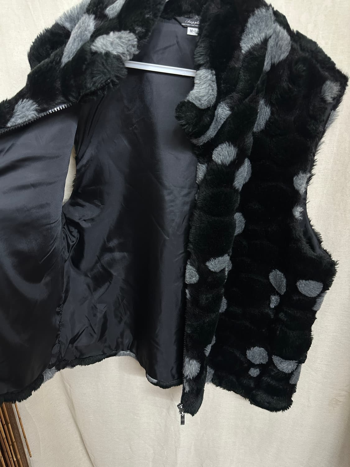fur sleeveless zip-up 상품이미지4