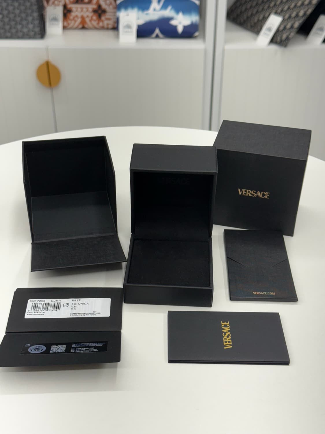 [OS] 베르사체 메두사 에나멜 목걸이 상품이미지6