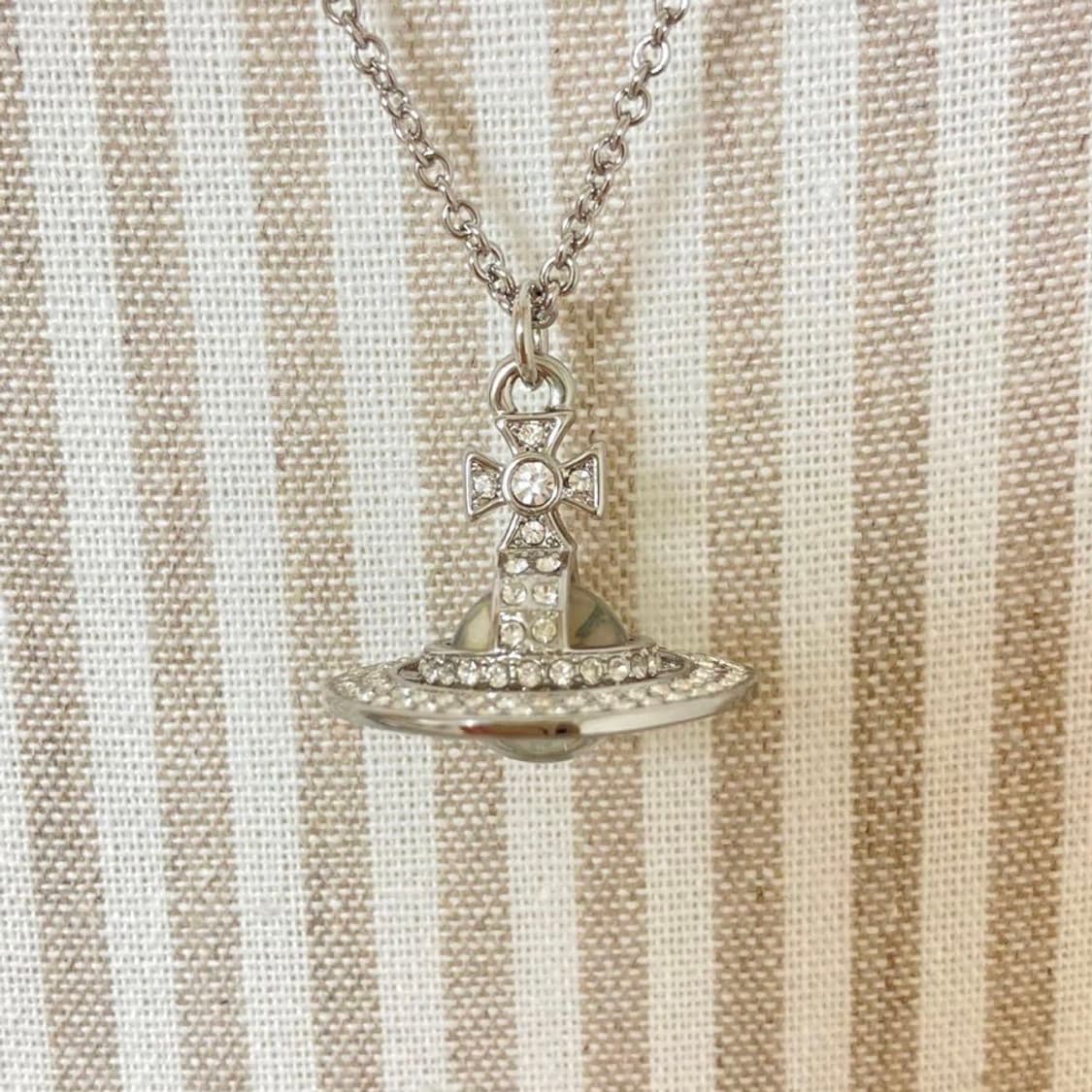 비비안웨스트우드 화이트 크리스탈 3d orb 체인 펜던트 목걸이 상품이미지7