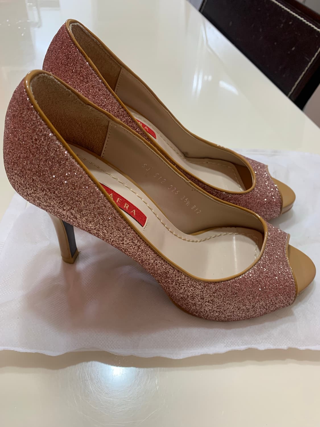 세라(SAERA) 핑크 글리터 오픈토 펌프스힐 235mm 상품이미지5