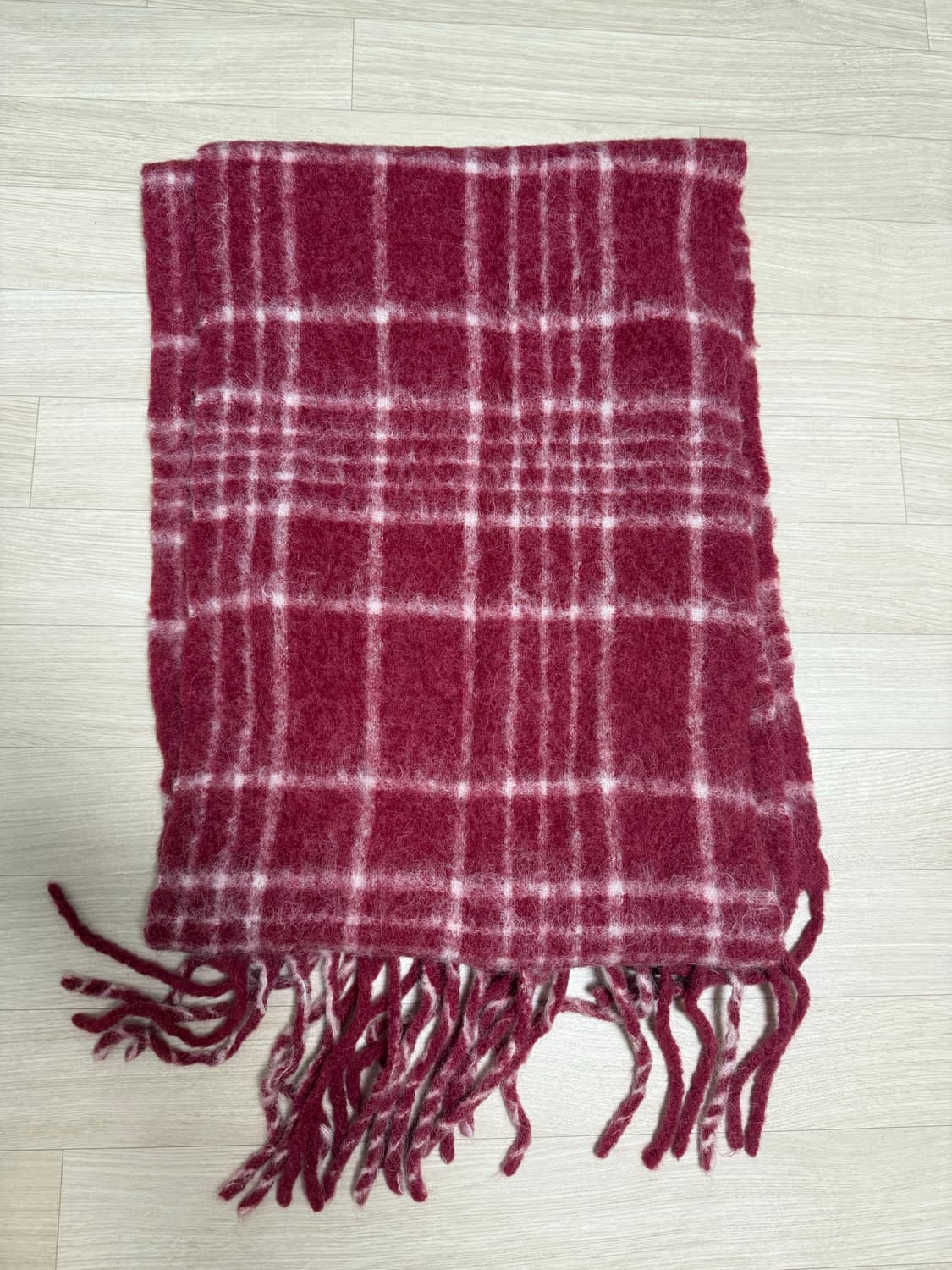 자크뮈스 체크 머플러 다크 레드 상품이미지3