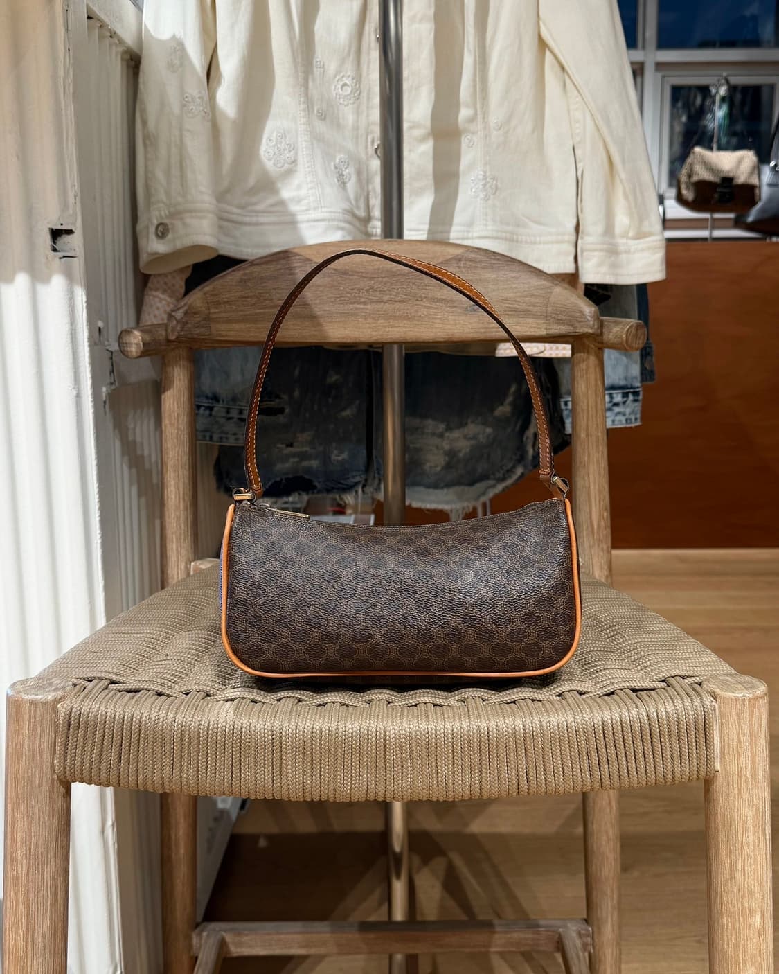 셀린느 브라운 마카담 미니 바게트백  상품이미지1