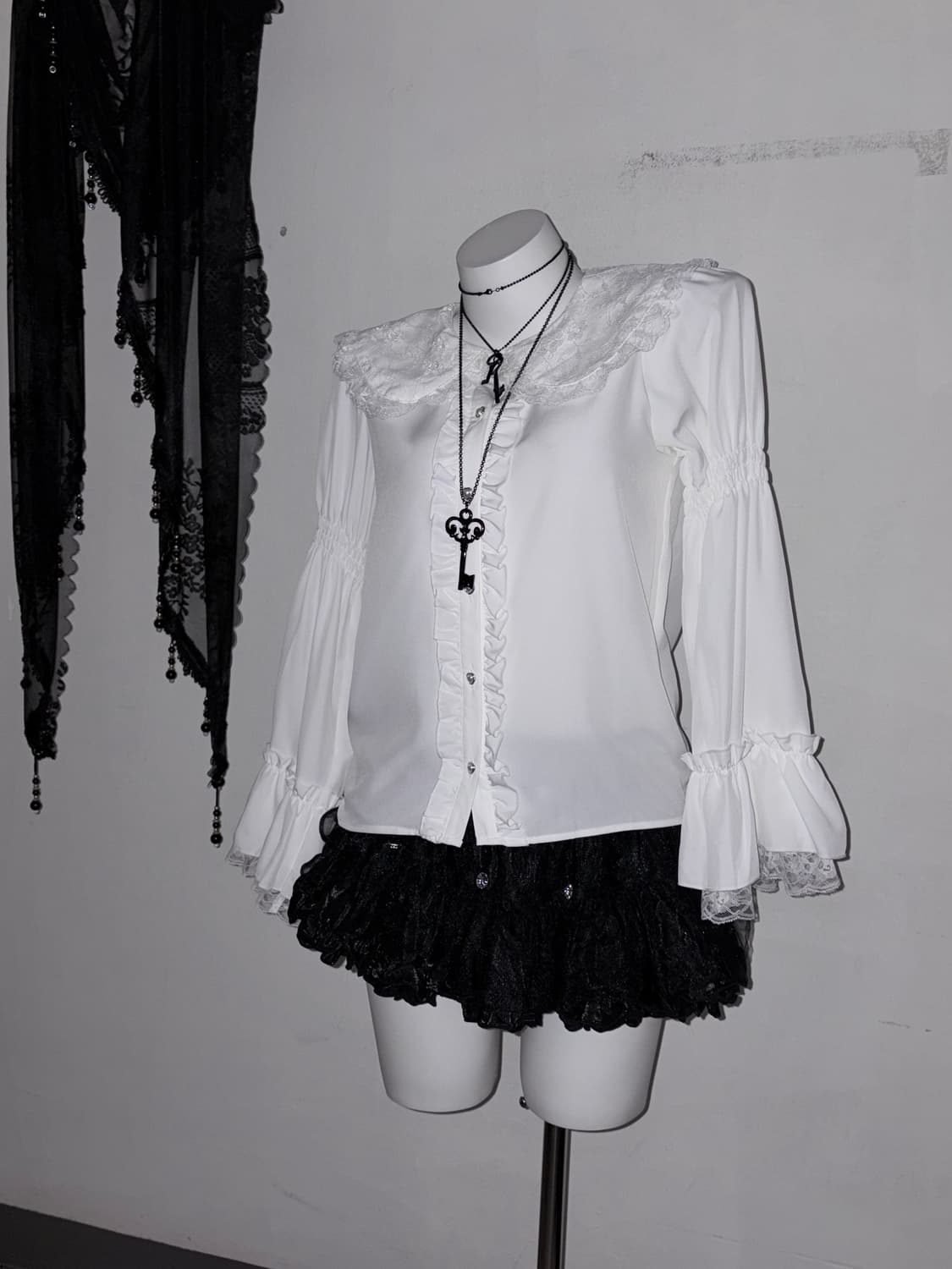 새상품) 고스로리 공겜여주 레이스 프릴 블라우스 상품이미지2