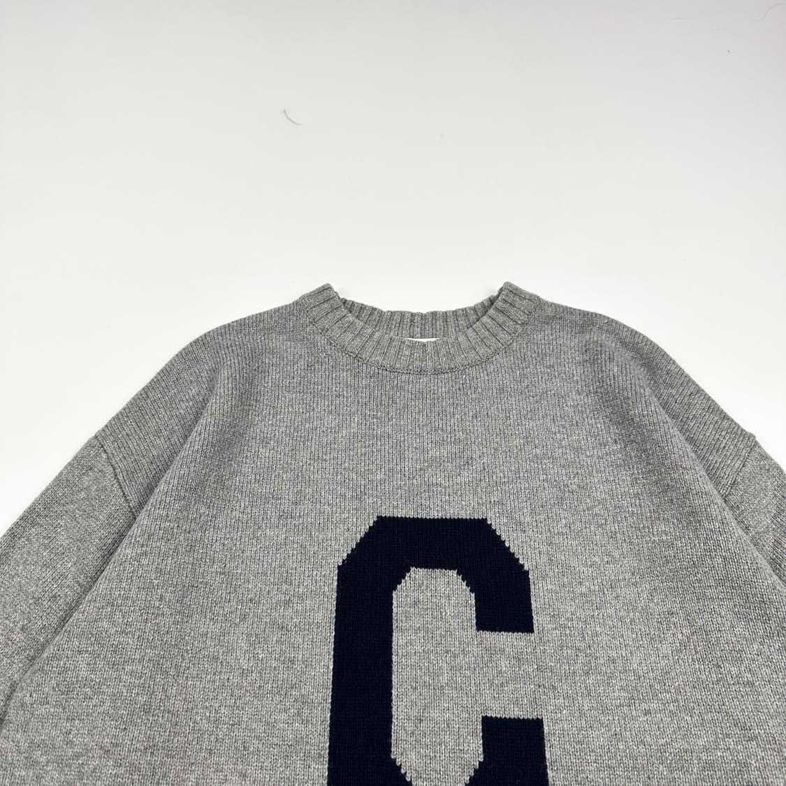 커버낫 C로고 그레이 크루넥 울 니트 (M) 상품이미지1
