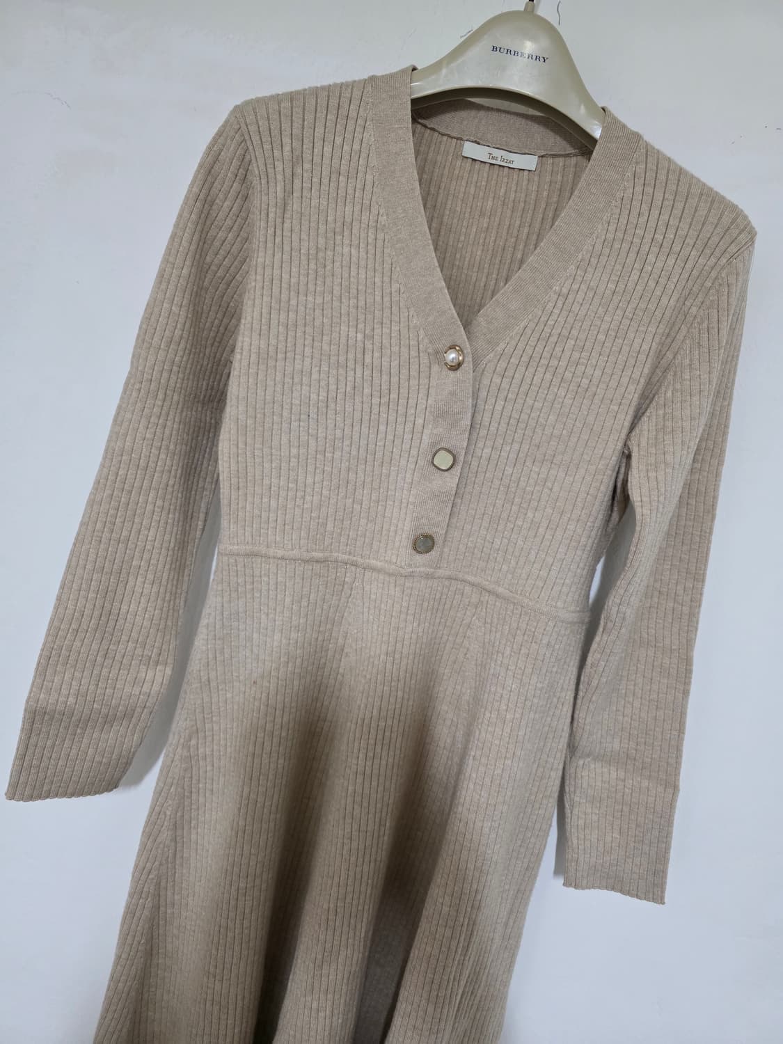 더아이잗  레이온  베이지  니트   원피스 55~66 상태굿 상품이미지2