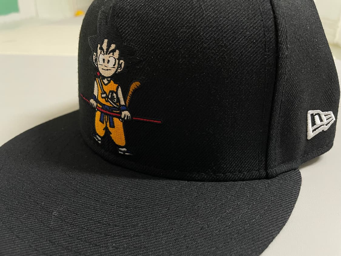 뉴에라 모자 드래곤볼 손오공 7 1/8 상품이미지1