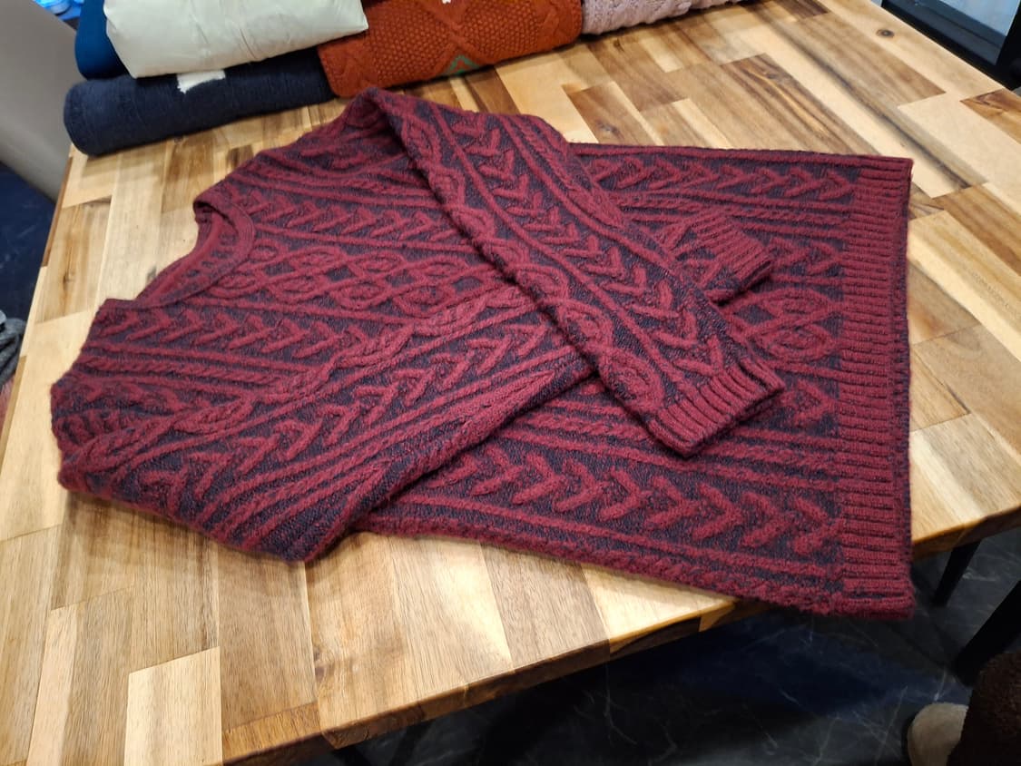 (마지막특가) 꽈배기 짜임 니트 블랙/레드 새상품 상품이미지3