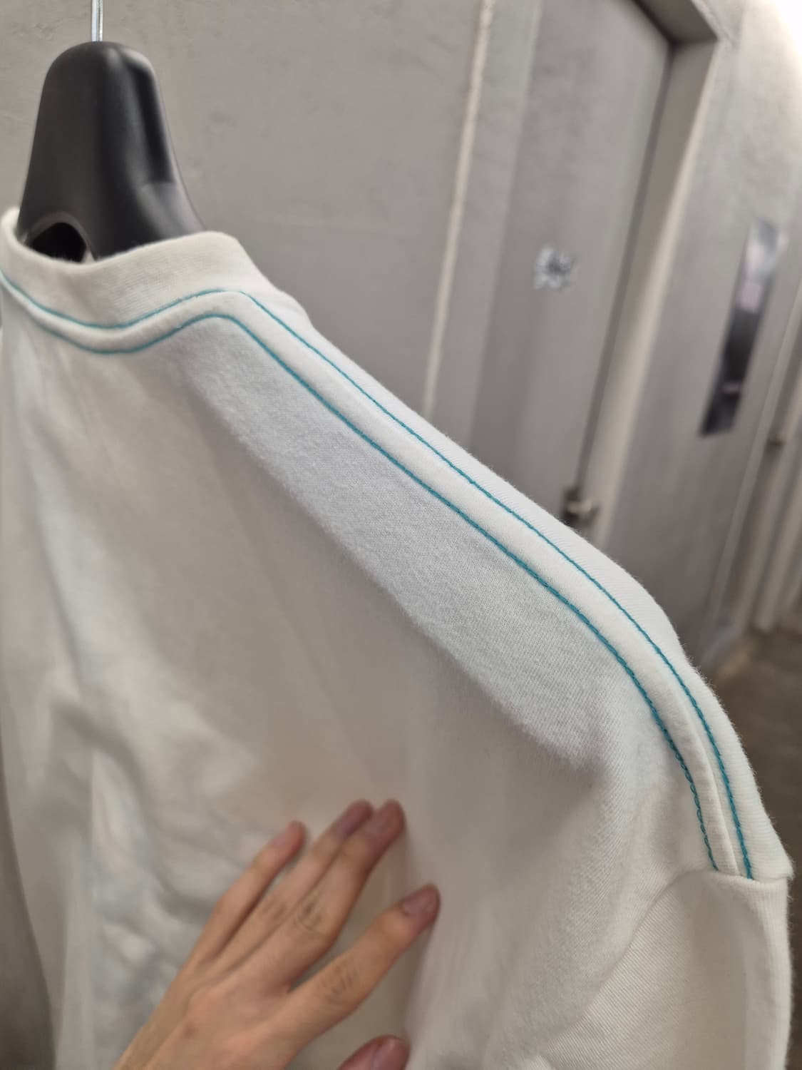 앤더슨벨 아이보리 꽃 자수 반팔 티셔츠 M  상품이미지5