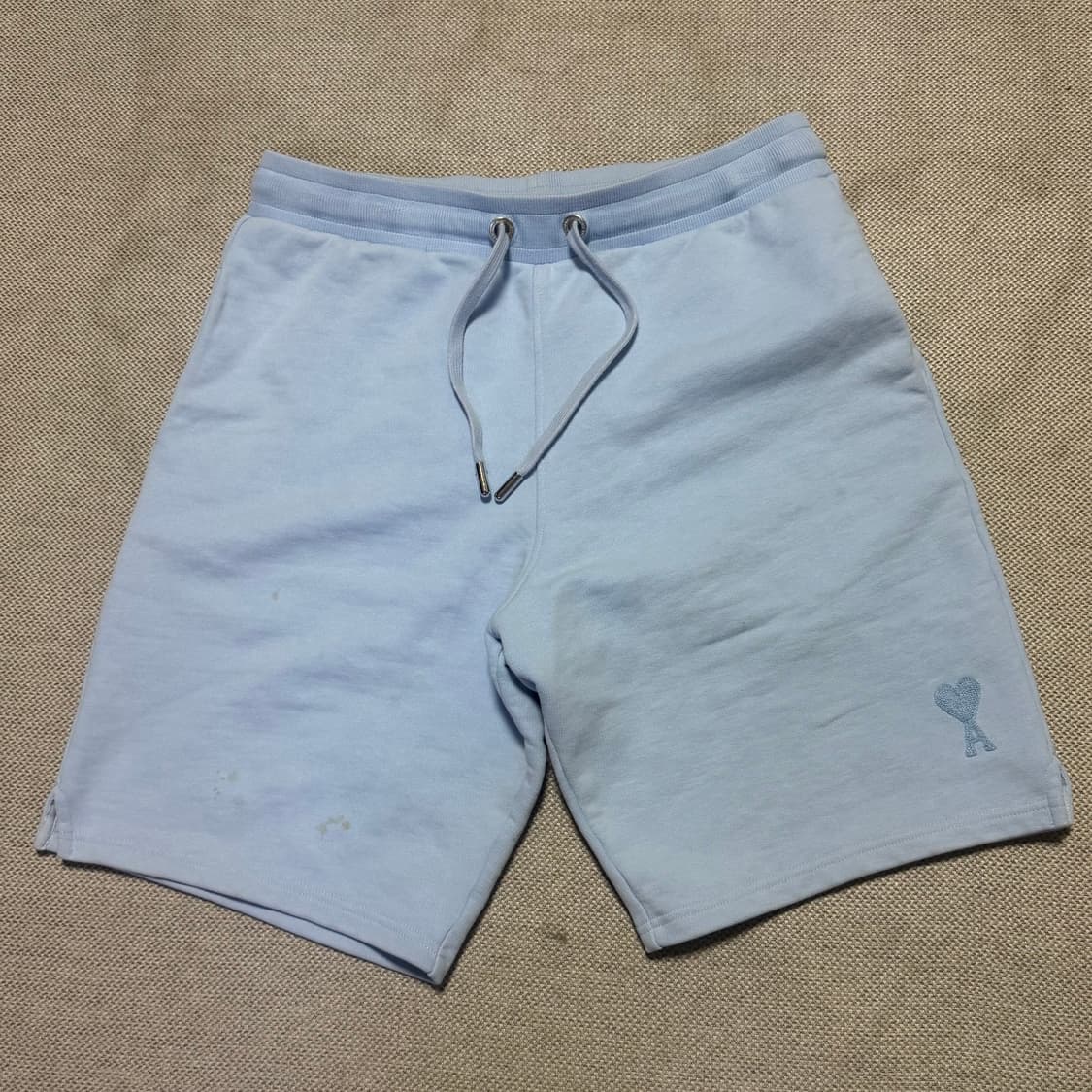 아미(AMI) 스몰 하트 로고 스웨트 반바지 상품이미지1