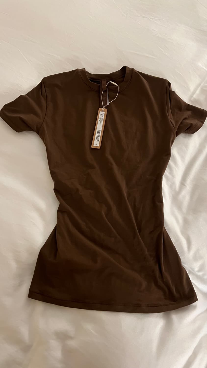 [새상품] SKIMS 스킴스 티셔츠 코코아 상품이미지2