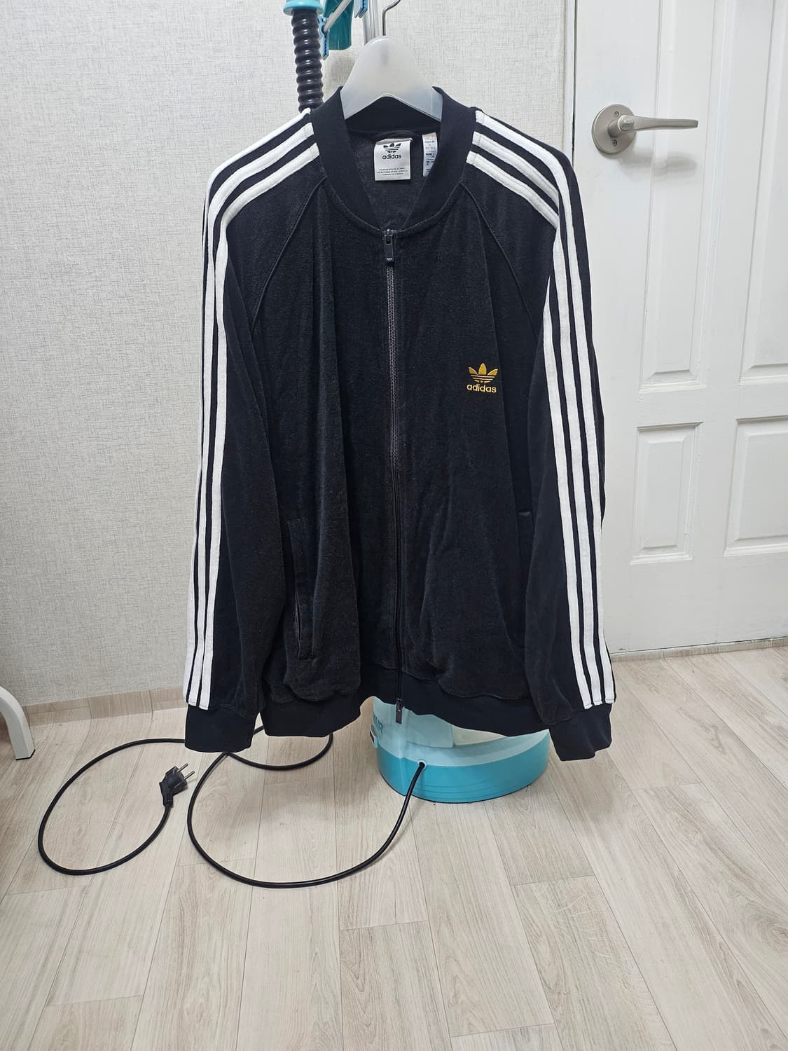 (105~110)XL아디다스 슈퍼스타 금장자수 [검흰] 벨루어 트랙탑져지 상품이미지1