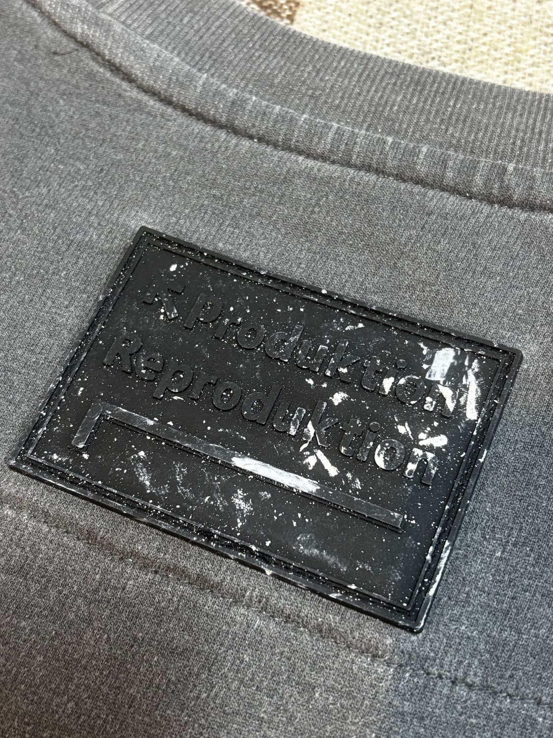 솔리드 옴므 피그먼트 백프린트 오버핏 롱슬리브   상품이미지6