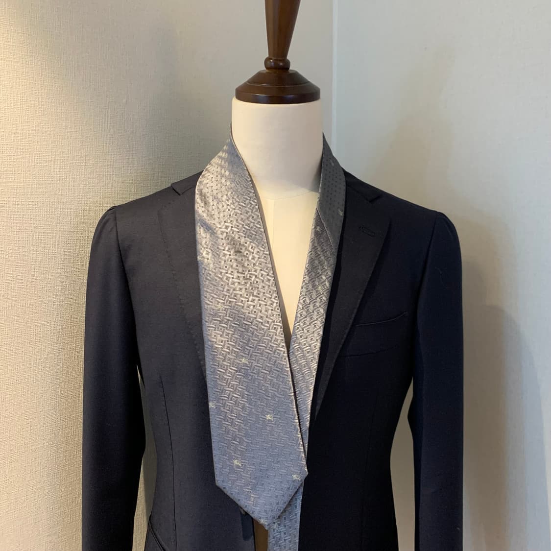 버버리(BURBERRY) 모노그램 명품넥타이 100실크 로고플레이 상품이미지1