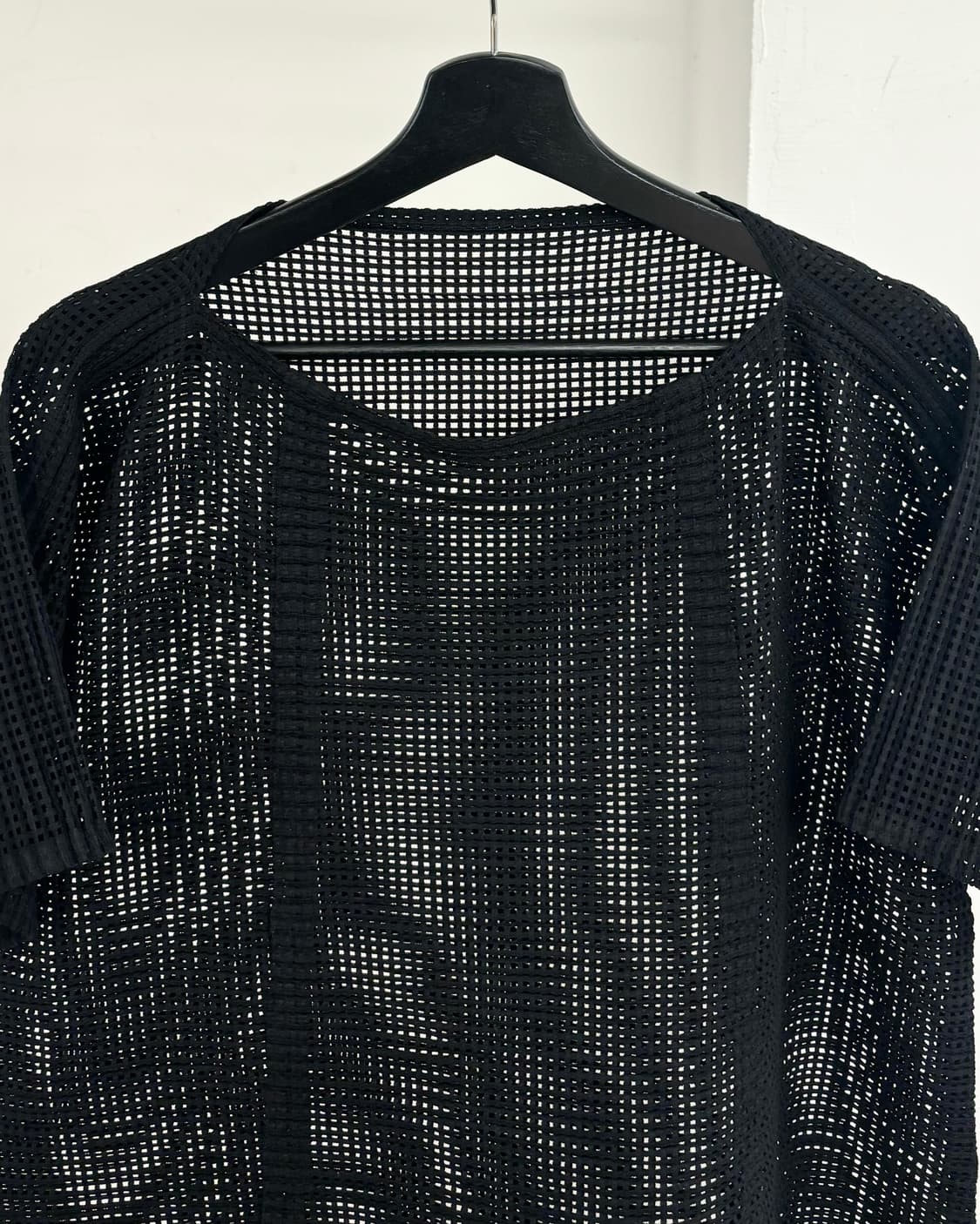 이세이 미야케 미 네트 하프 티셔츠 상품이미지2