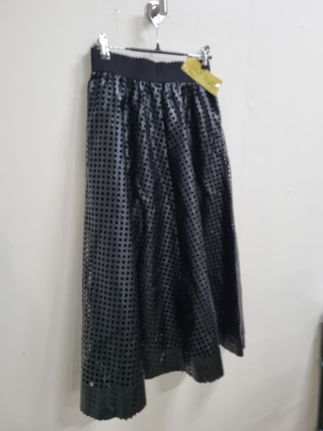 J by RaRa 새제품 블랙 펀칭 롱 스커트 55, 66사이즈 상품이미지2