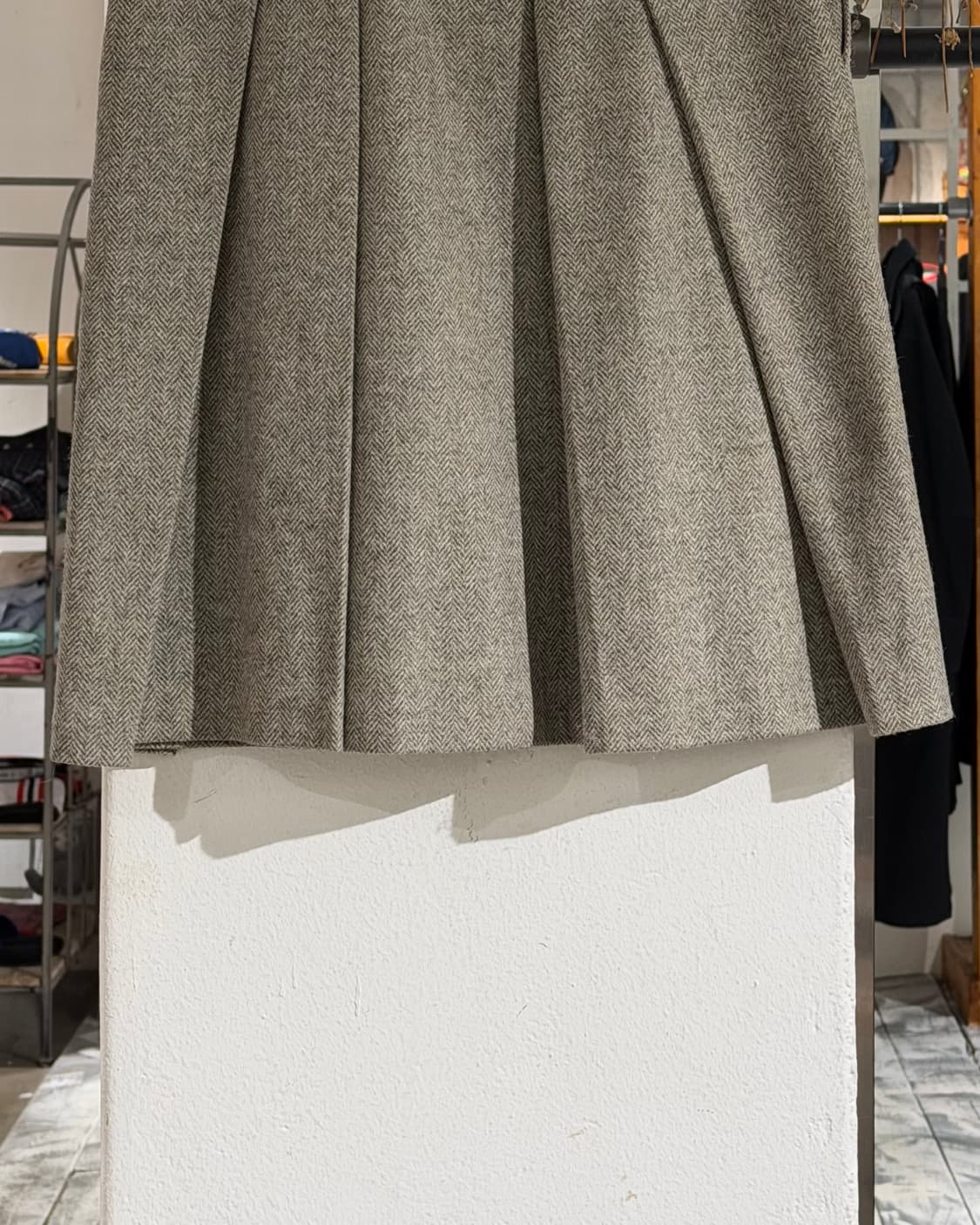 버버리 그레이 헤링본 울 플리츠 미디 스커트 상품이미지6