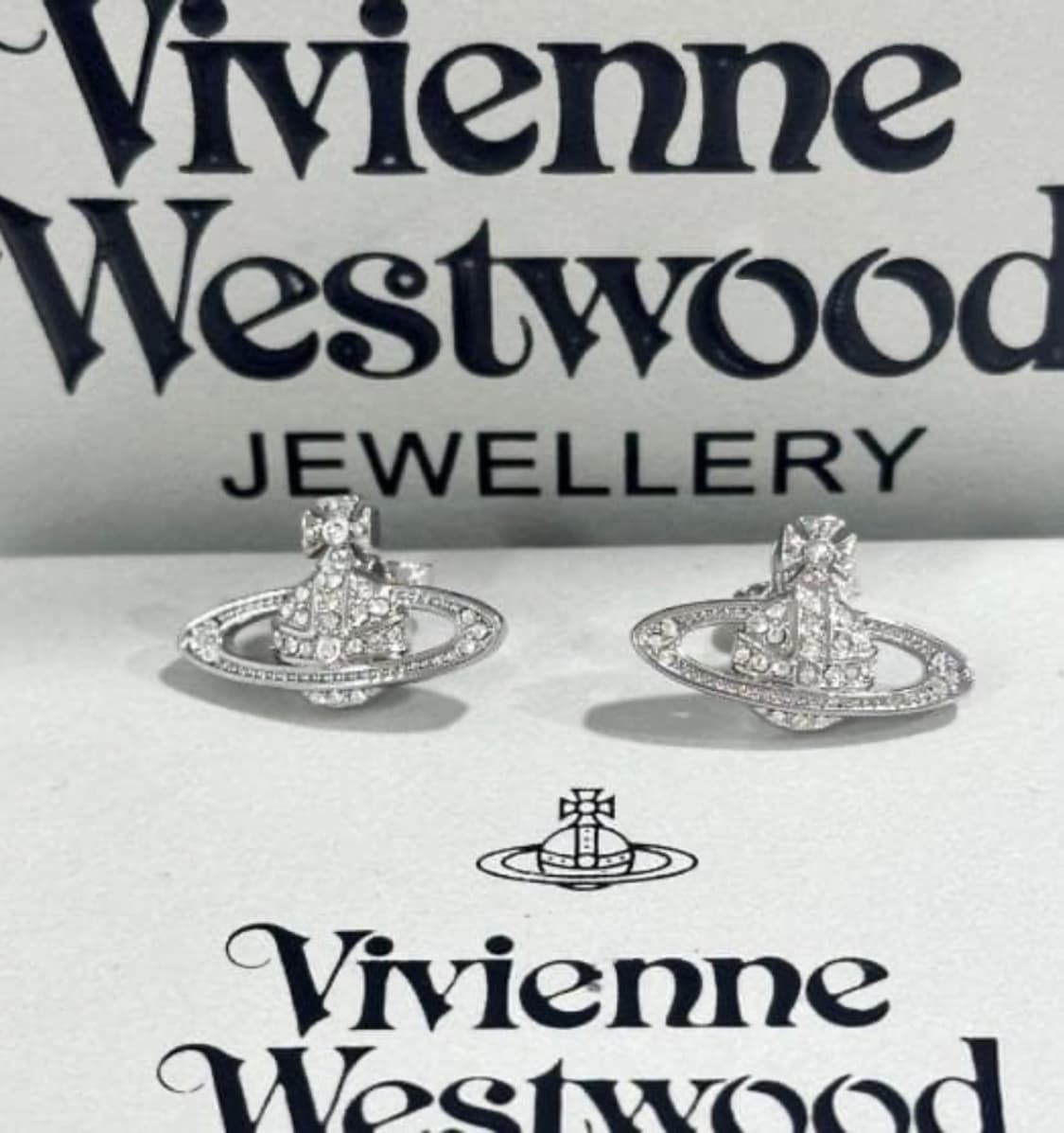 비비안웨스트우드 아카이브 화이트 크리스탈 시그니처 orb 귀걸이 상품이미지1