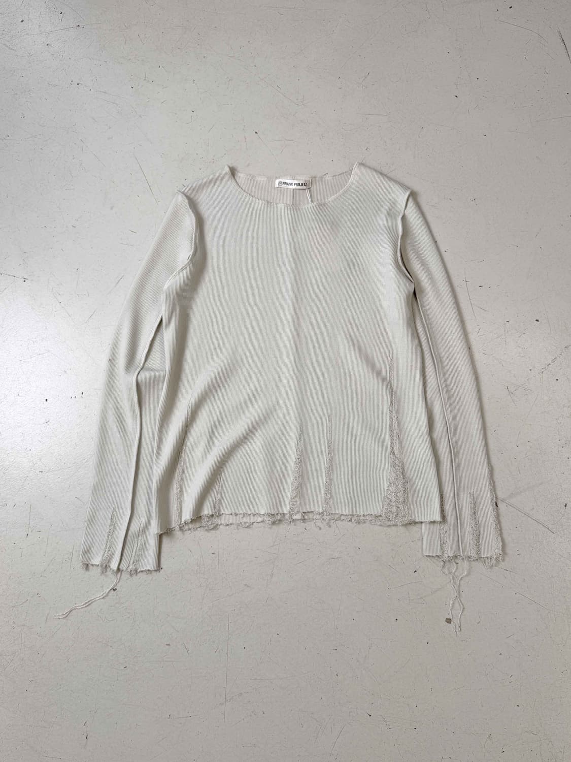 distressed long sleeve  상품이미지1