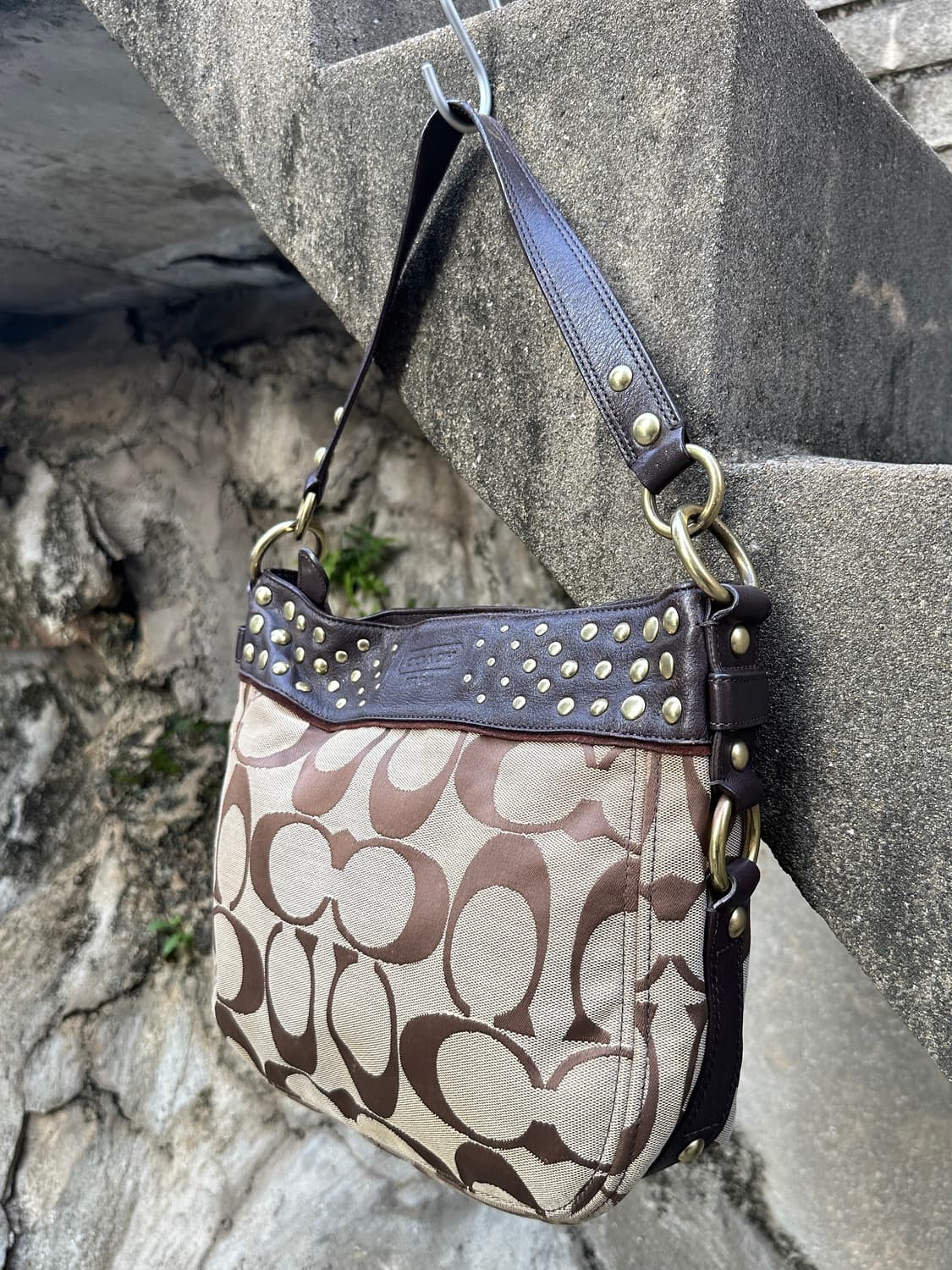 COACH stud point shoulder bag 상품이미지2