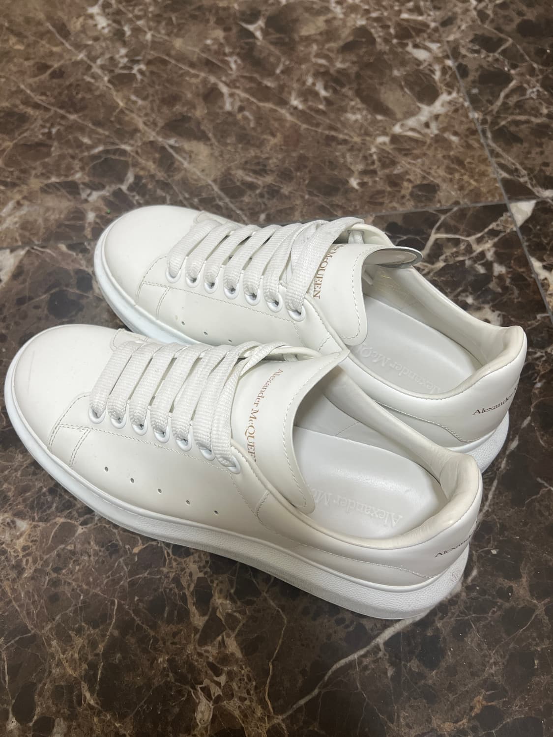 알렉산더 맥퀸 오버솔 상품이미지1