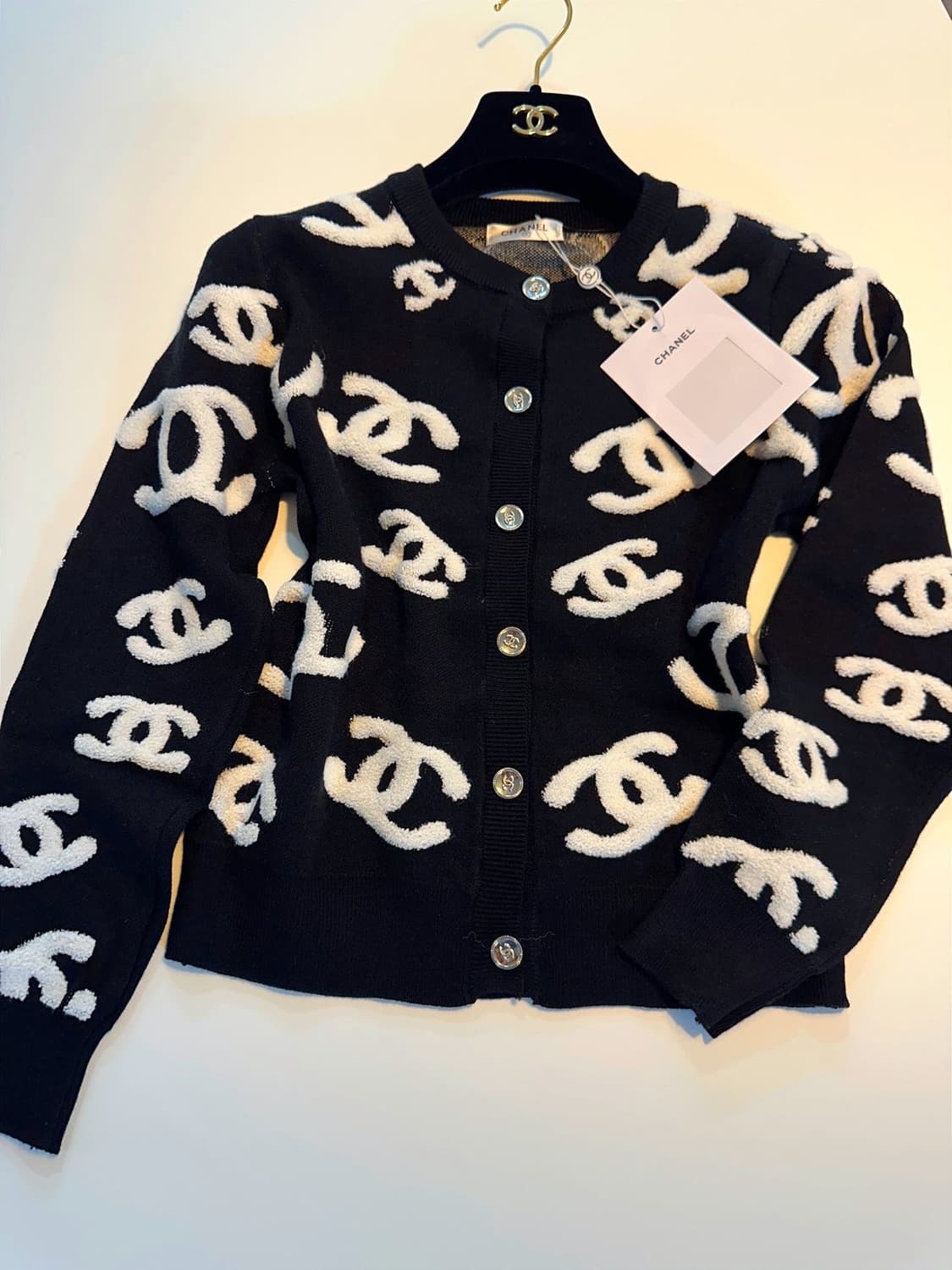(새상품)샤넬로고가디건 상품이미지1