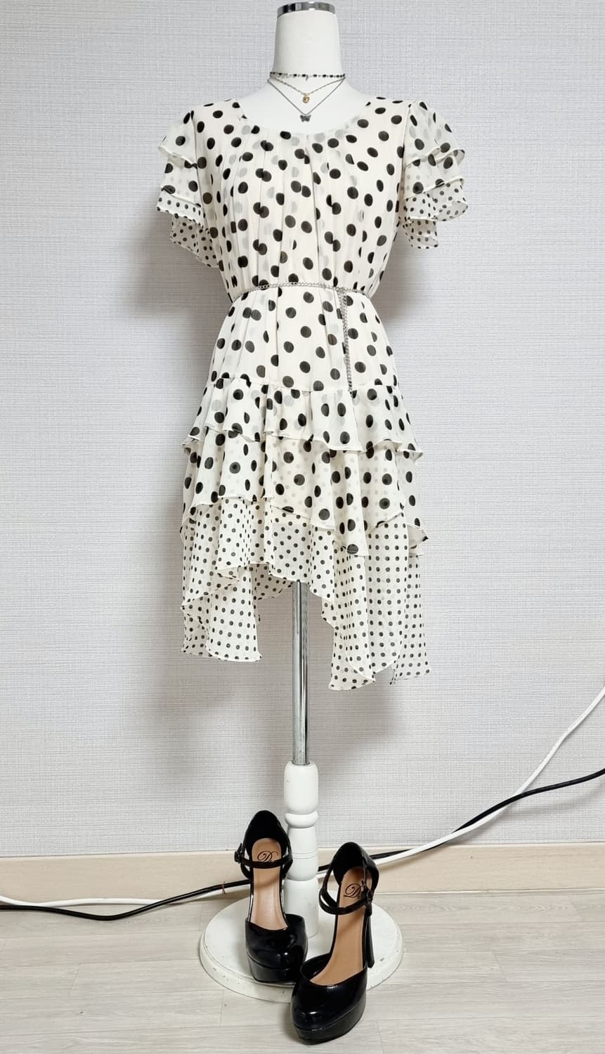 엑시즈팜 도트패턴 프릴 원피스 (미디움) 새상품 상품이미지2