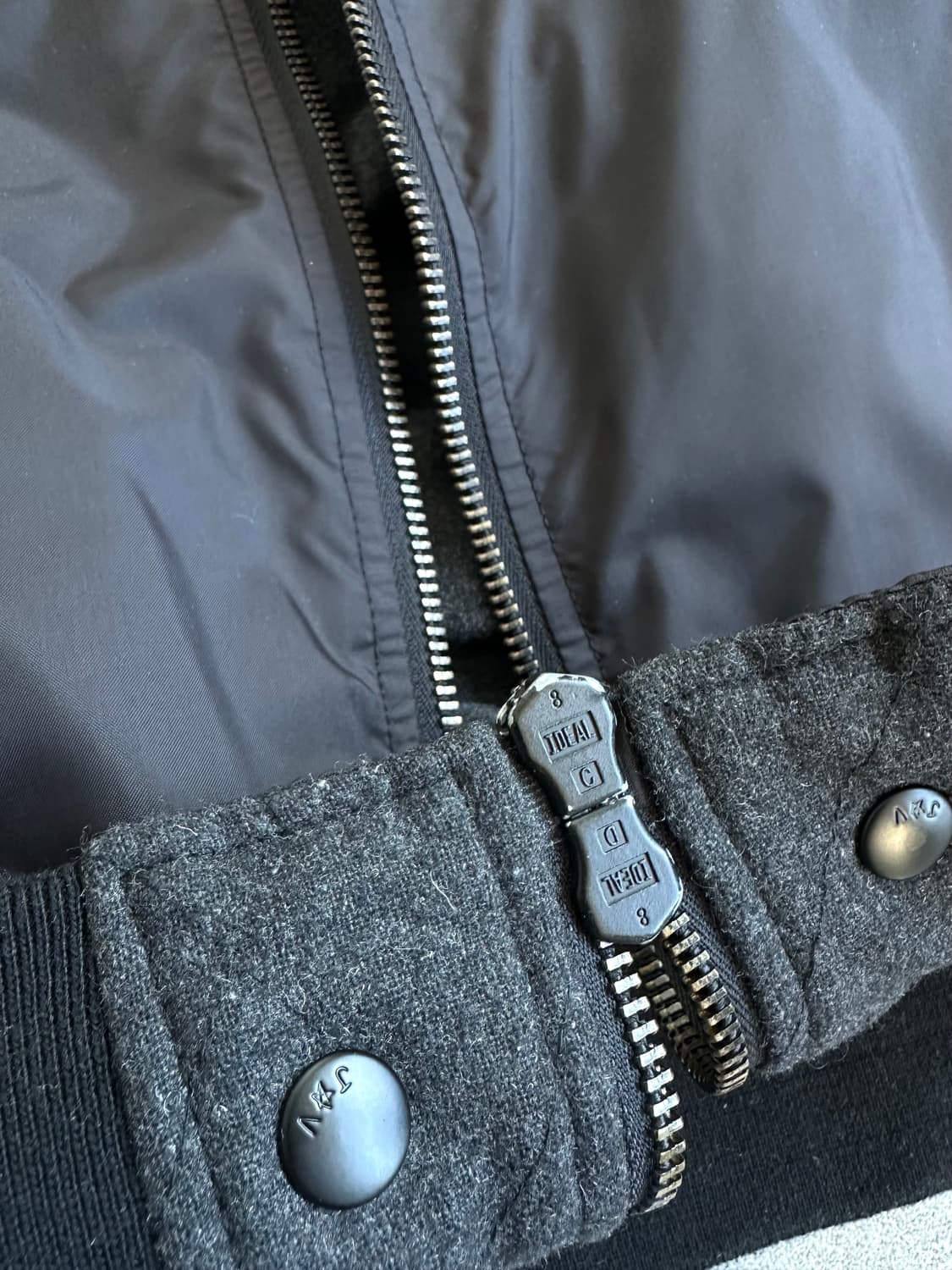 존바바토스 하이넥 버튼 투웨이 봄버 자켓 상품이미지9