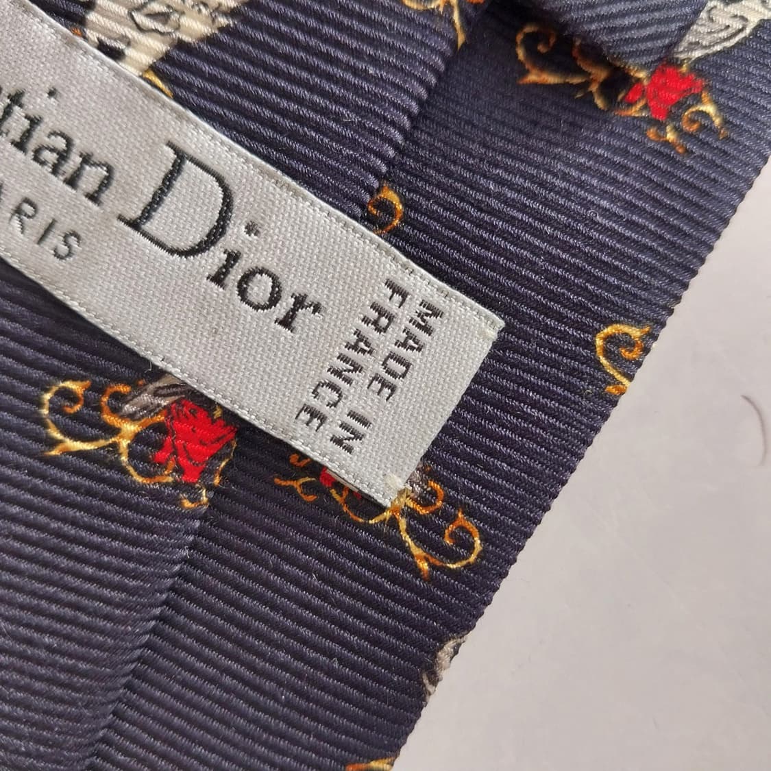 디올 실크 네이비 코끼리 패턴 넥타이 9.8cm A+등급 K1629
 상품이미지6