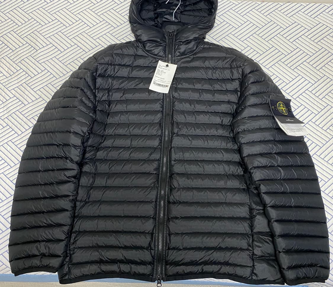 스톤아일랜드 22FW 경량패딩 블랙 XL 새상품 상품이미지2