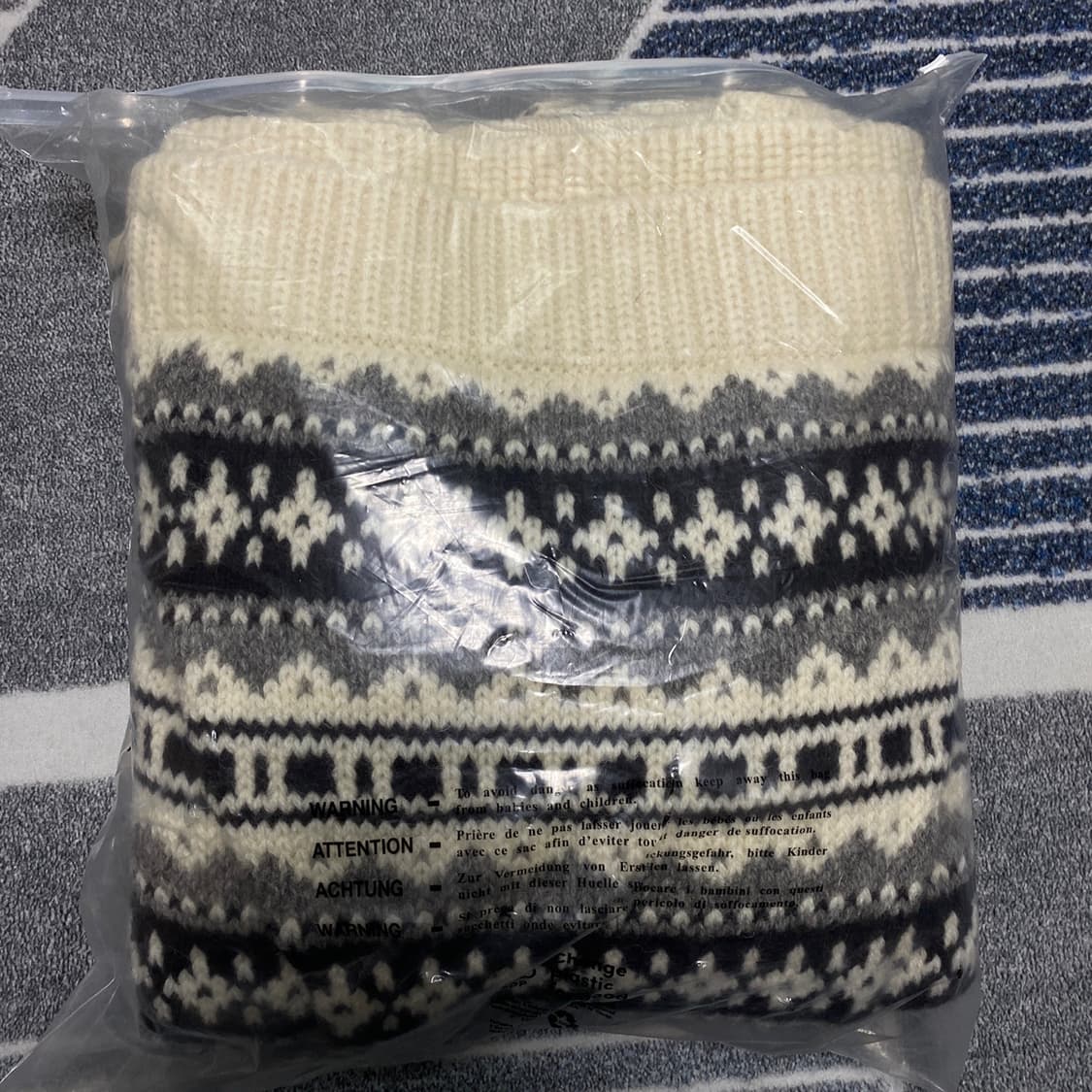 CELINE 21AW 셀린 풀오버 바자 울 니트 후디 상품이미지8