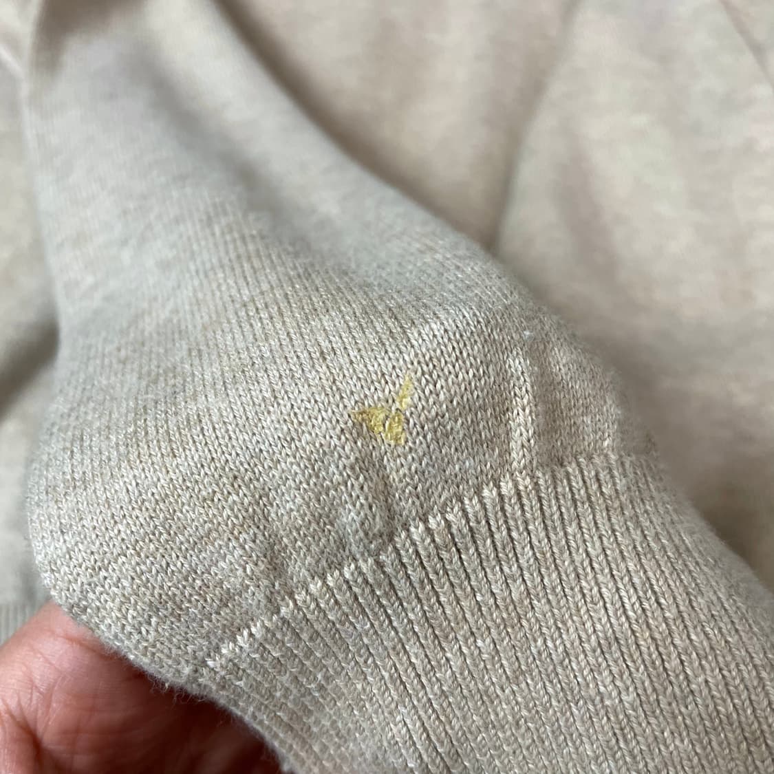 타미힐피거 연베이지 브이넥 긴팔 니트 M 상품이미지5