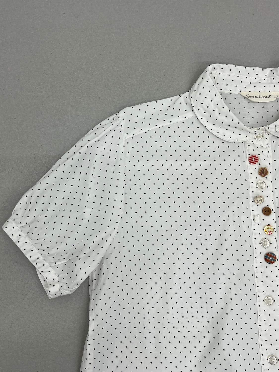 버튼 디테일 도트 반팔 셔츠 상품이미지2