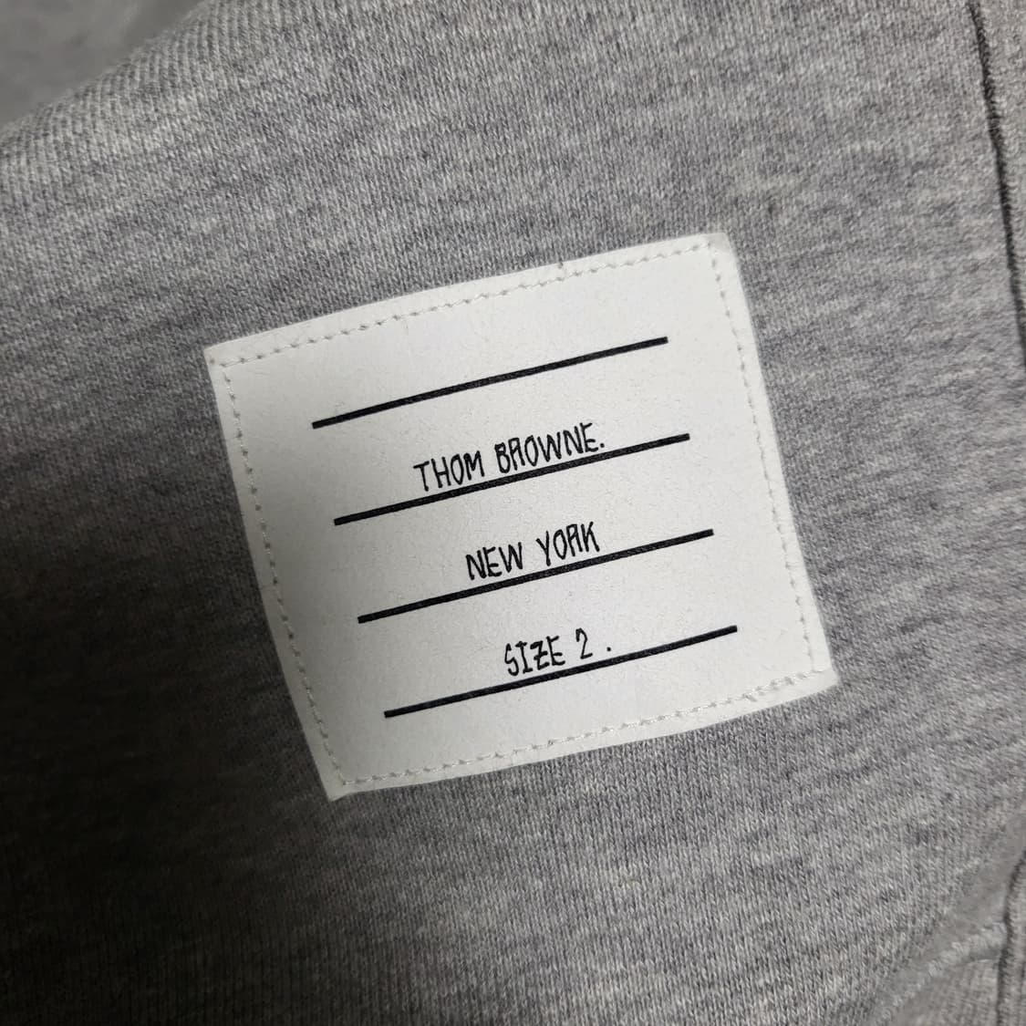 [정품] 2 / 톰브라운 사선완장 맨투맨  상품이미지4