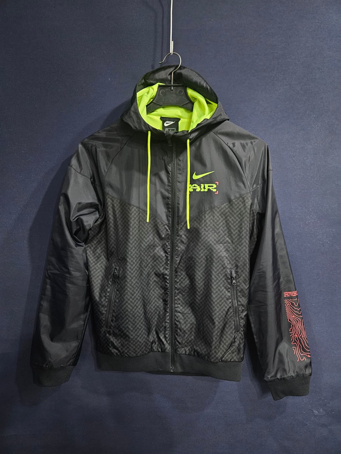 나이키 프린팅 블랙 남성 90~95 바람막이 후드집업 자켓  상품이미지1