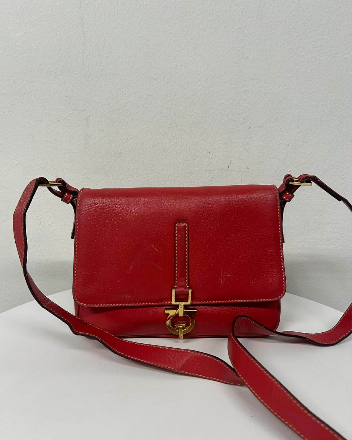 살바토레 페라가모 간치니 플랩 크로스백 상품이미지1