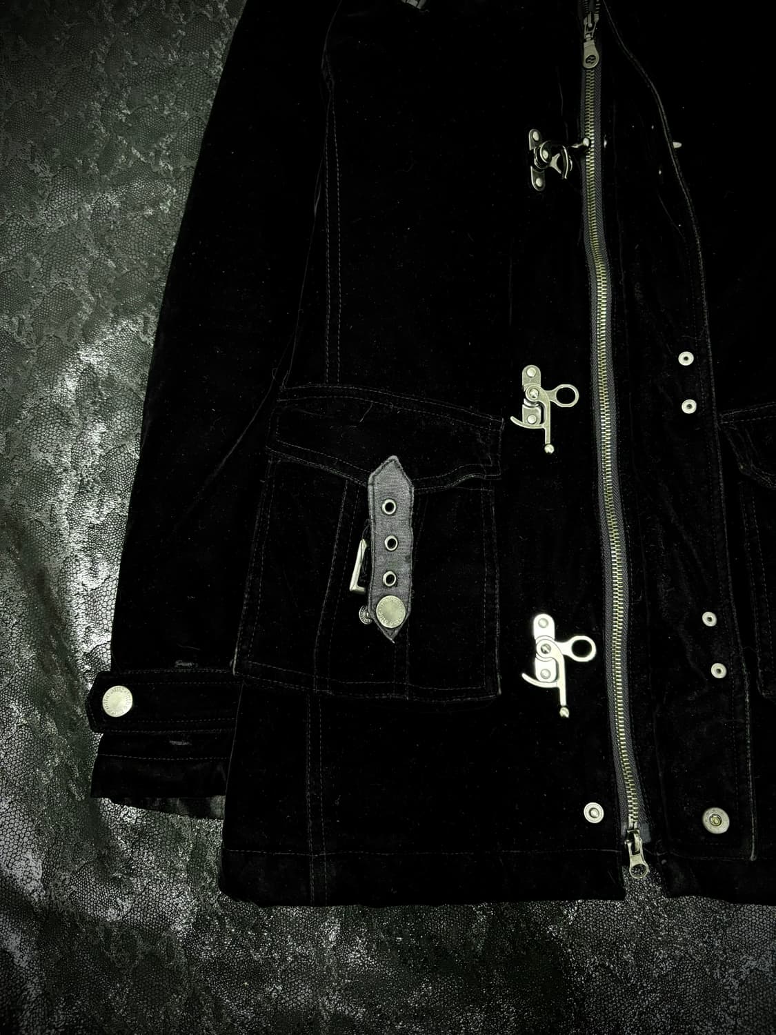 “IN THE ATTIC” 00’s Mood Velvet Buckle B 상품이미지9
