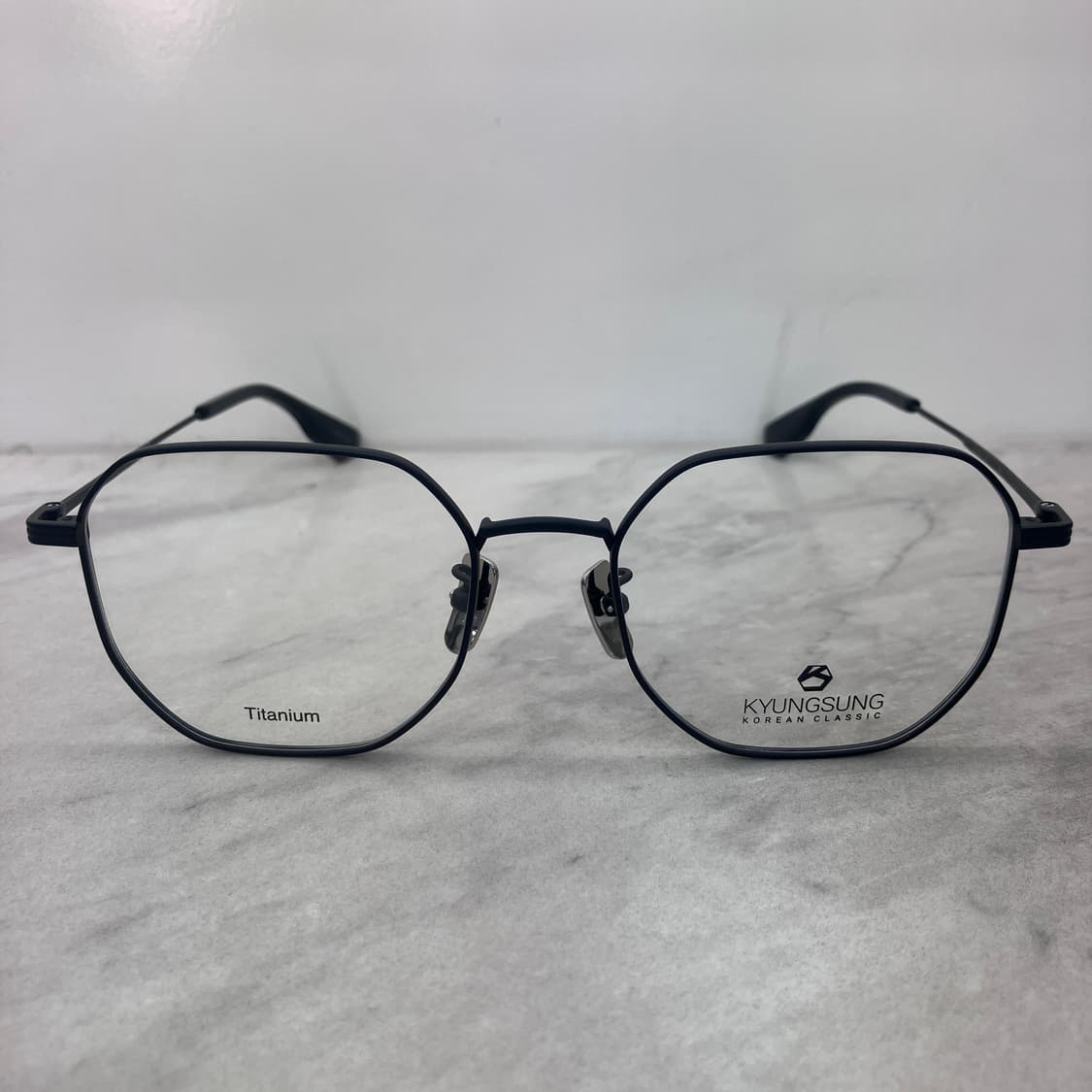 D04 경성 京城 1981 무광 블랙 다각 스퀘어 메탈테 안경 상품이미지6