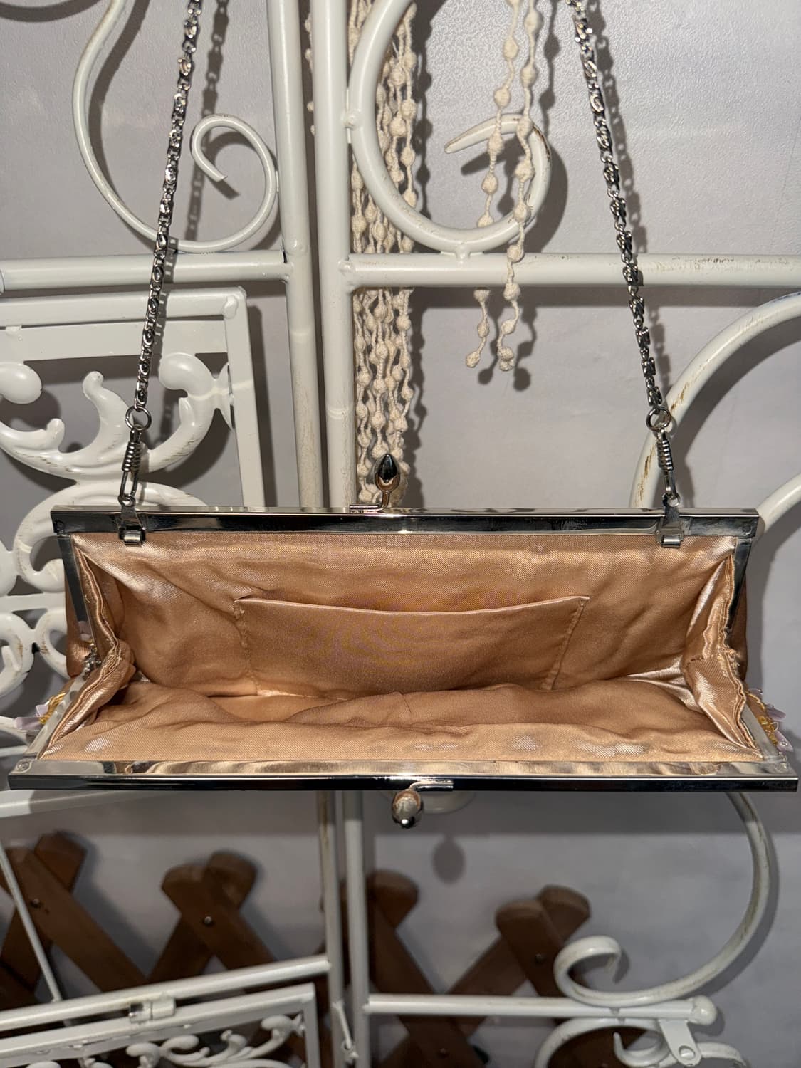 Beige fairy floral beads satin chain bag 상품이미지4